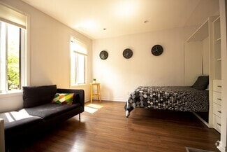 Building Photo - 461 Rue Rachel