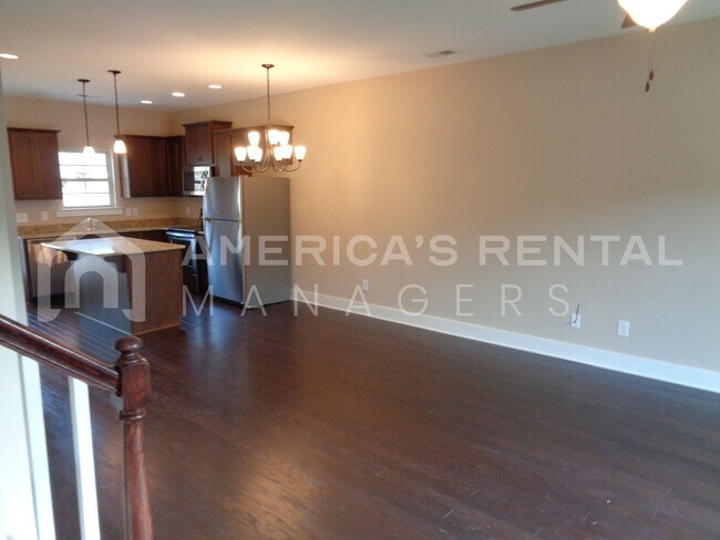 Foto del edificio - 4387 Ridgemont Cir