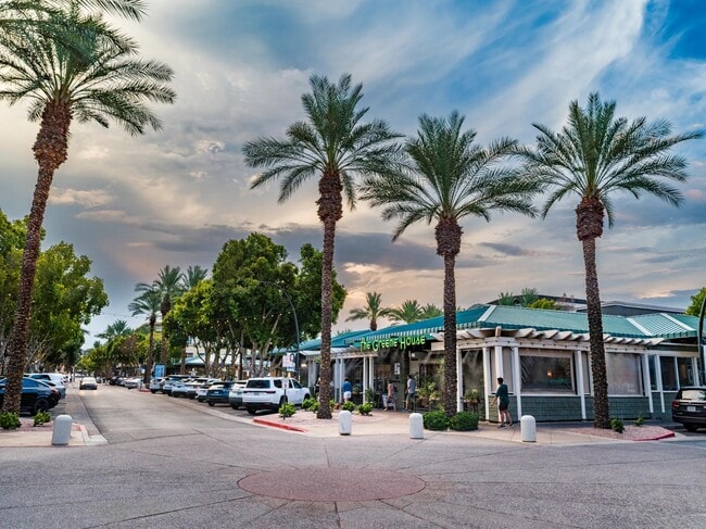 Savor diverse flavors and gourmet dishes at Kierland Commons Dining. - Modera Kierland