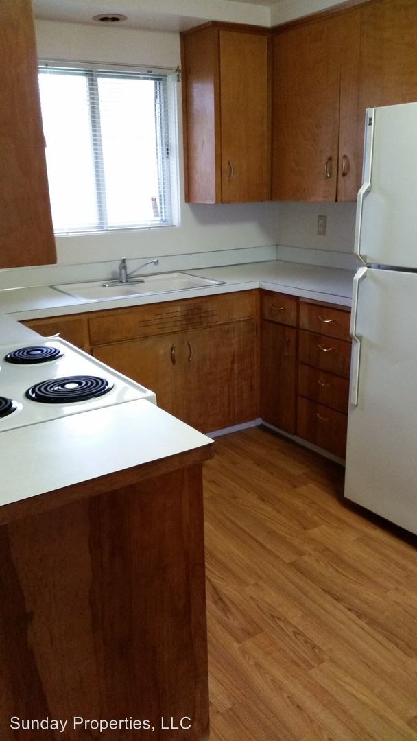 Building Photo - 687 Division Ave