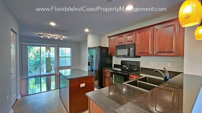 Foto del edificio - OUTSTANDING 2 Bedroom / 2.5 Bath / 2 Car Tandem Garage ! WILLOWBROOK- LAKEWOOD RANCH!
