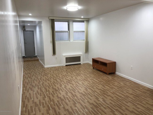 Building Photo - 265 Battery Ave