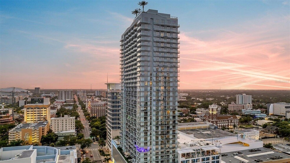 Foto principal - 225 1st Ave N