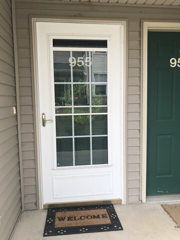 Building Photo - 955 Penny Ln