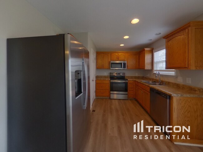 Building Photo - 1808 Holdens Hollow