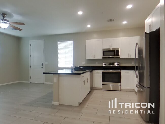 Foto del edificio - 12583 W Gentle Rain Rd