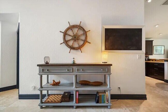 Foto del edificio - 14991 Harriet Ave