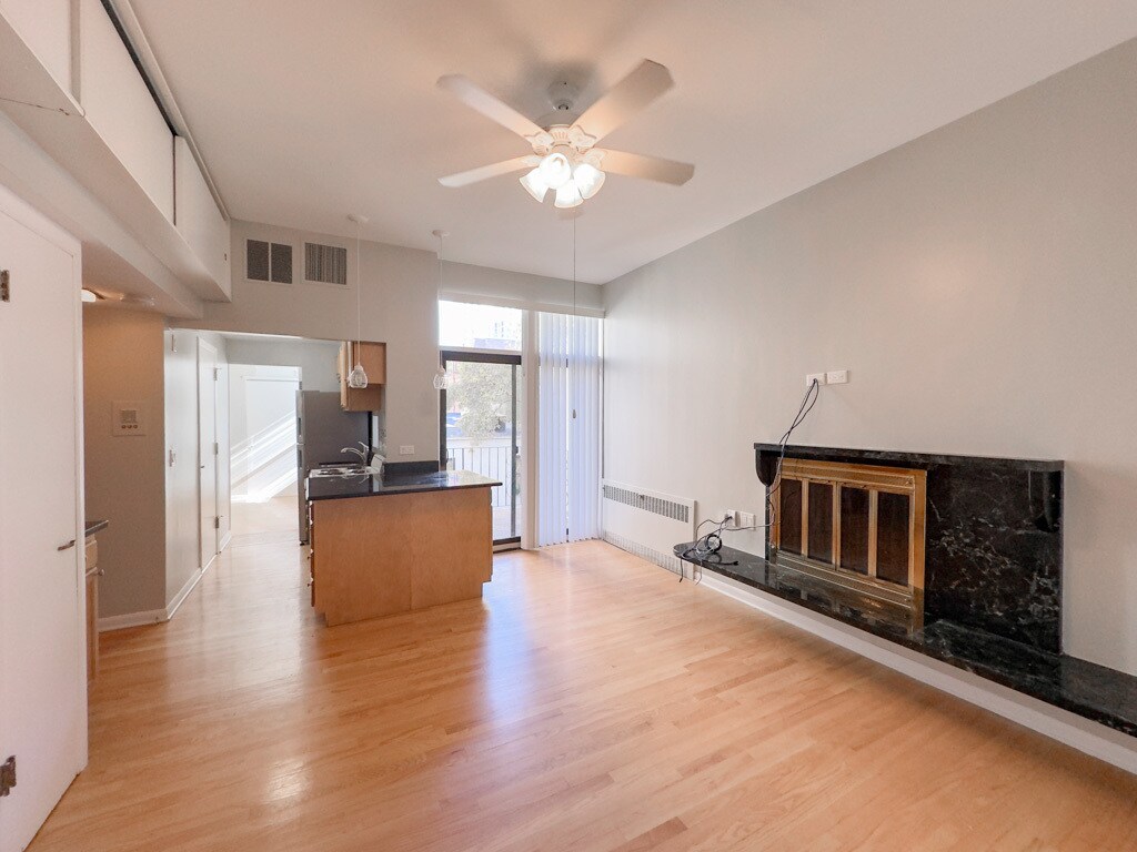 Primary Photo - 1247 N State Pky