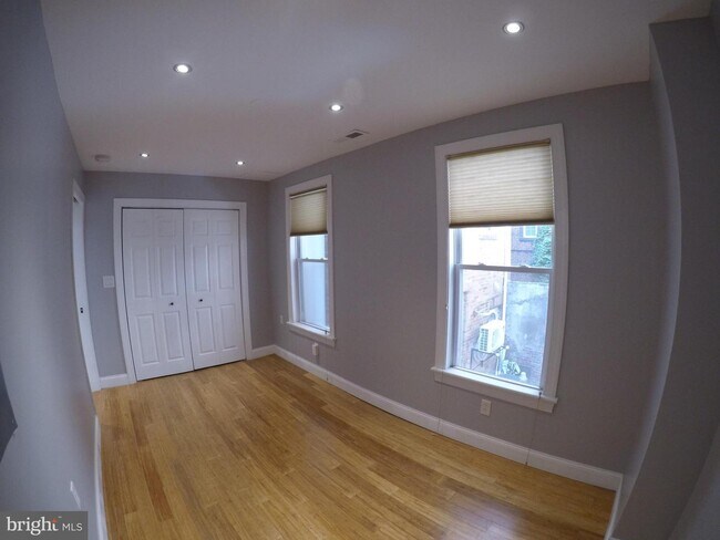 Foto del edificio - 319 S Juniper St