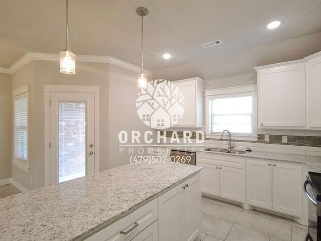 Building Photo - Tontitown- Single-Family Home- Stunning Ma...