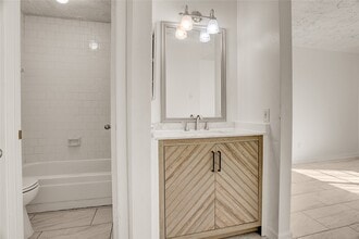 Building Photo - 5437 Ridge Wind Ln