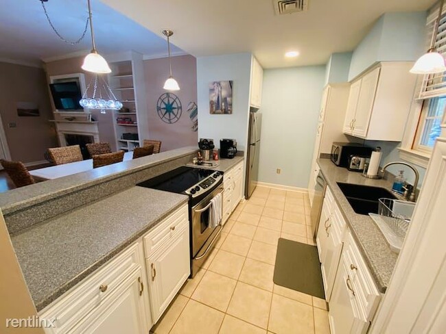 Building Photo - 2 br, 2 bath Townhome - 1822 Laurel Trail