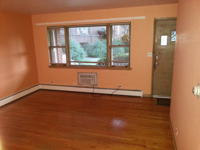 Building Photo - 9437 Burlington Ave