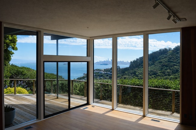 Building Photo - Pros127-129