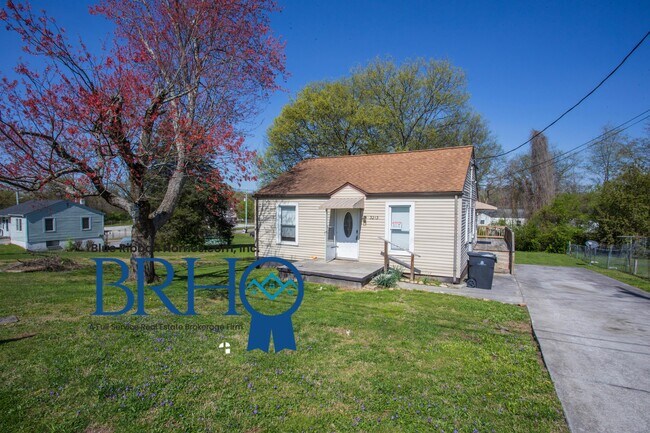 Foto del edificio - 3213 Shields Ave