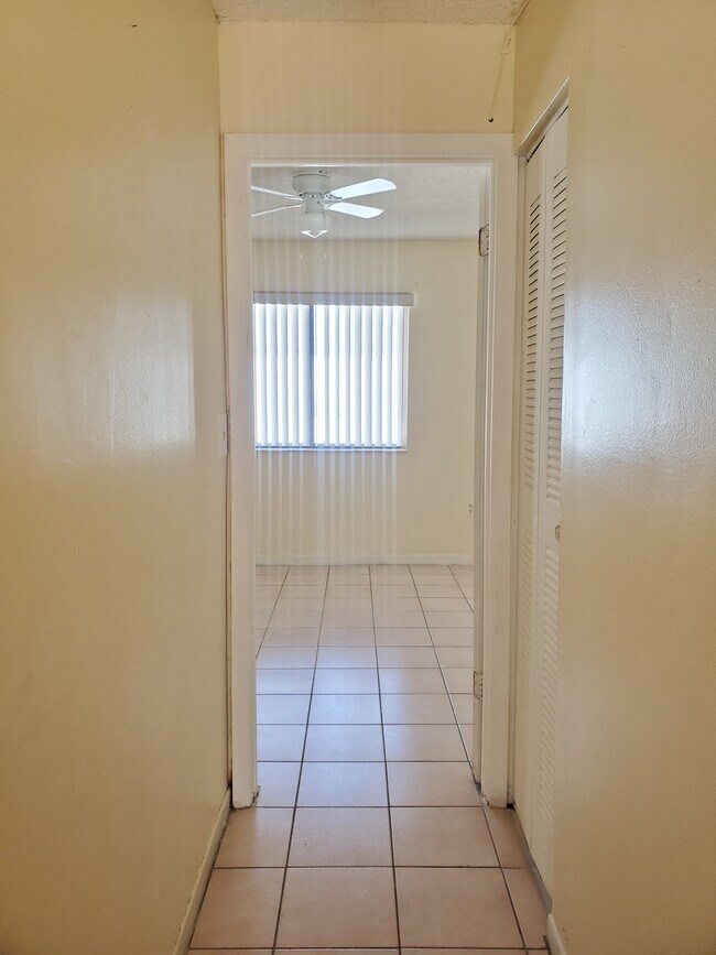 Master bedroom - 2330 W 60th St