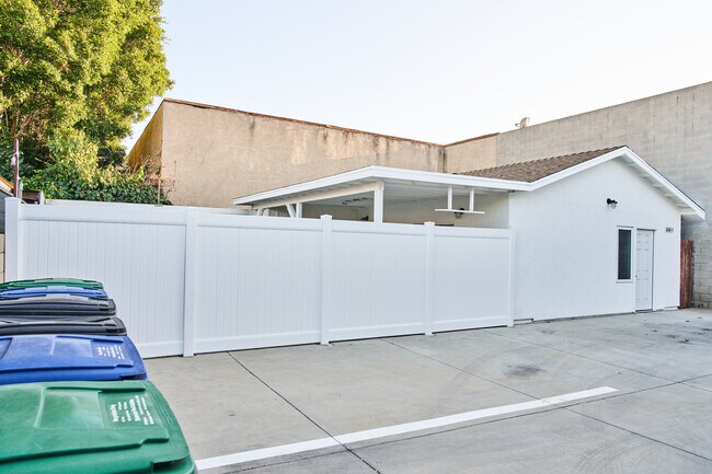 Foto del edificio - 606 E Realty St