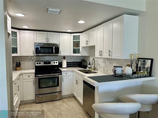 Foto del edificio - 2900 NE 30th St