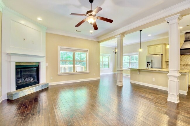 Foto del edificio - Spacious 4 Bed, 2.5 Bath Home in Desirable...