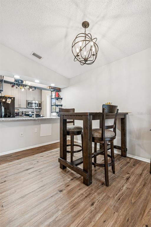 Foto del edificio - 2101 W Cherry St