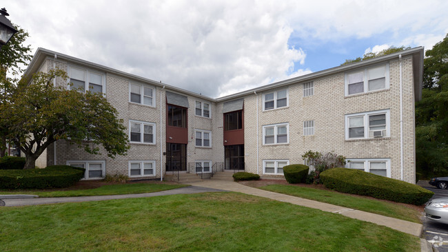 Tanglewood Village Apartments - West Warwick, RI | Apartments.com