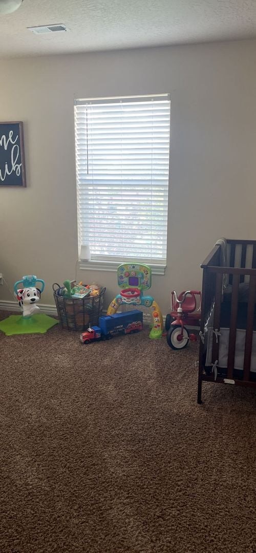 Building Photo - 3 Bed 2.5 Bath Townhome in Vernal!!