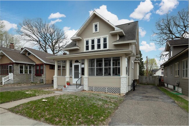 Building Photo - 1018 Wakefield Ave