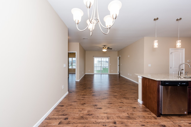Building Photo - Willowbrooke Luxury Townhouses