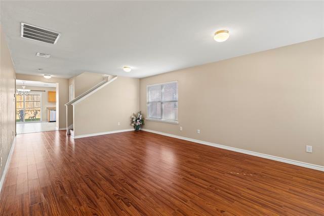 Foto del edificio - 2408 Emerald Ln