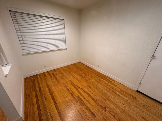 Foto del edificio - ***Just Reduced!!!*** Charming 3 bedroom, ...