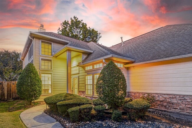 Foto del edificio - 10210 Thornmont Ln