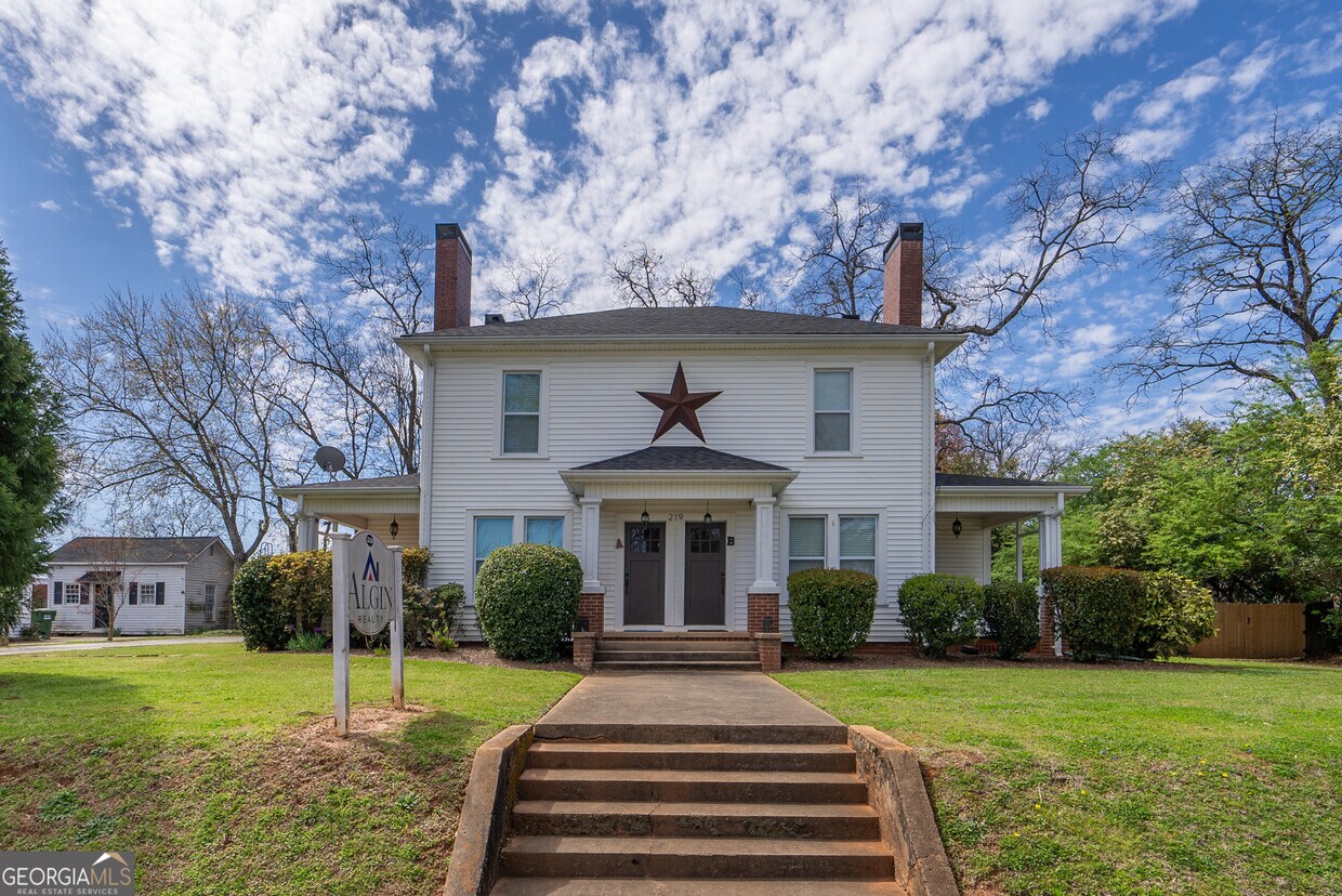 Primary Photo - 219 N Midland Ave