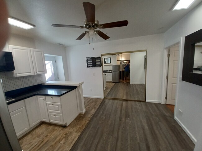 Building Photo - 2036 Ramona Ave