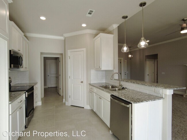 Foto del edificio - 4 br, 2 bath House - 751 Woodplains Ave.