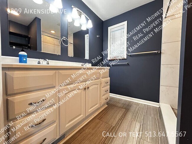 Foto del edificio - 3809 Aikenside Ave