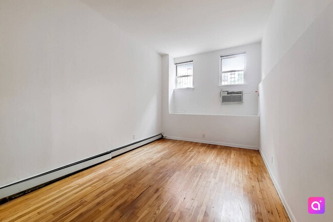 Building Photo - 402 E 83rd St
