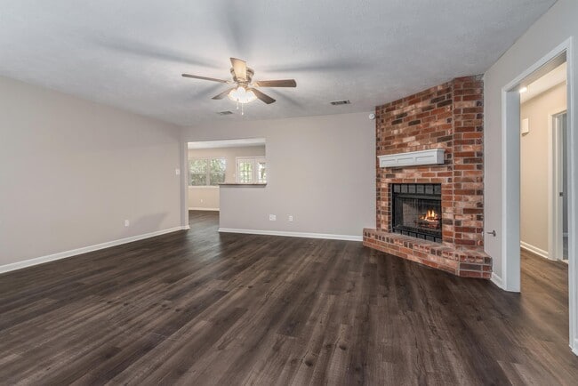 Building Photo - 3408 Dallis Dr