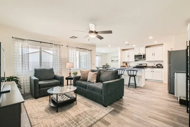 Foto del edificio - 1585 Desert Path Ave