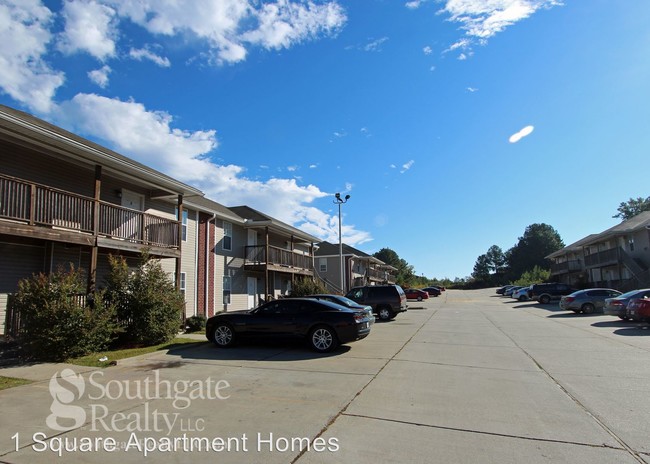 Building Photo - 615 Thornhill Dr