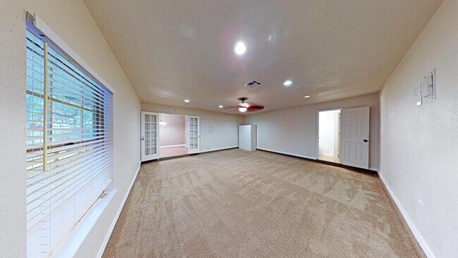 Building Photo - 3707 Fallen Leaf Ln