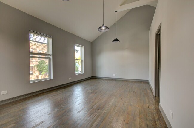 Foto del edificio - 1659 W 21st St