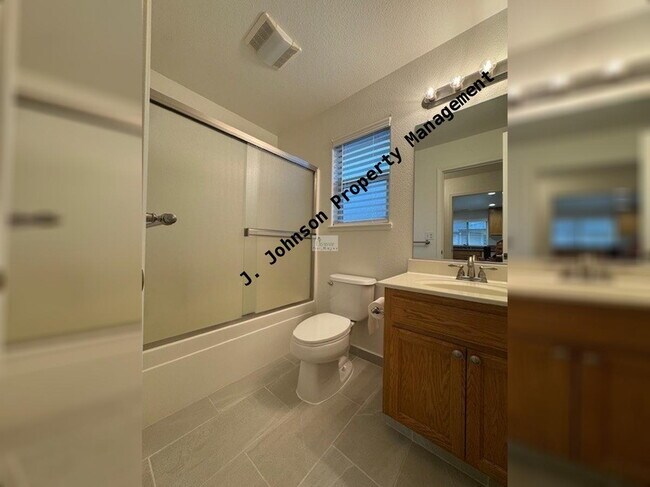 Foto del edificio - 2bed 2 bth located in Manteca