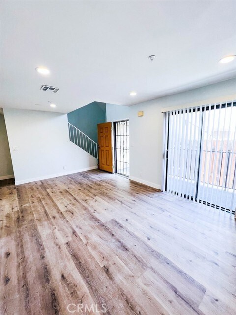 Building Photo - 327 La France Ave