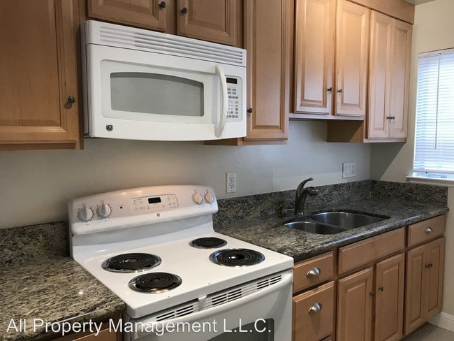 2 Br 1 5 Bath House 1485 Terra Nova Blvd House For Rent In