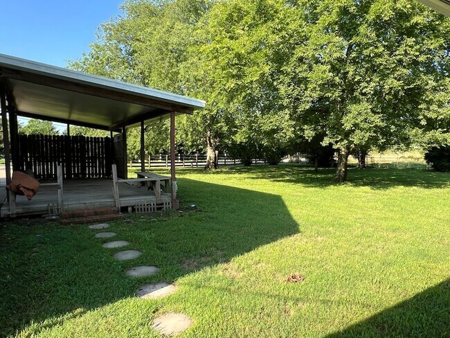 Building Photo - 2801 Lascassas Pike