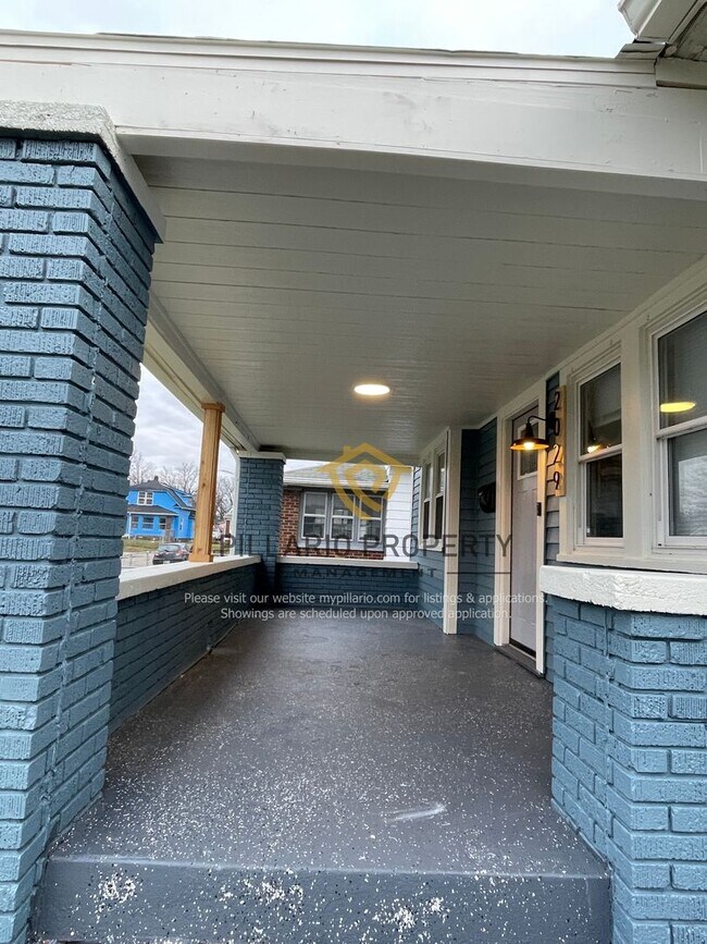 Building Photo - Renovated, 2 Bedroom, 1 Bathroom Home Avai...