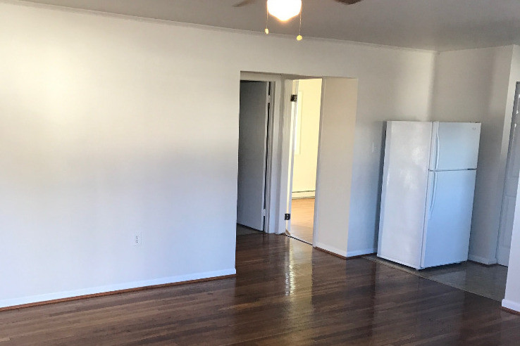 Living Room - 4 Lloyds Rd