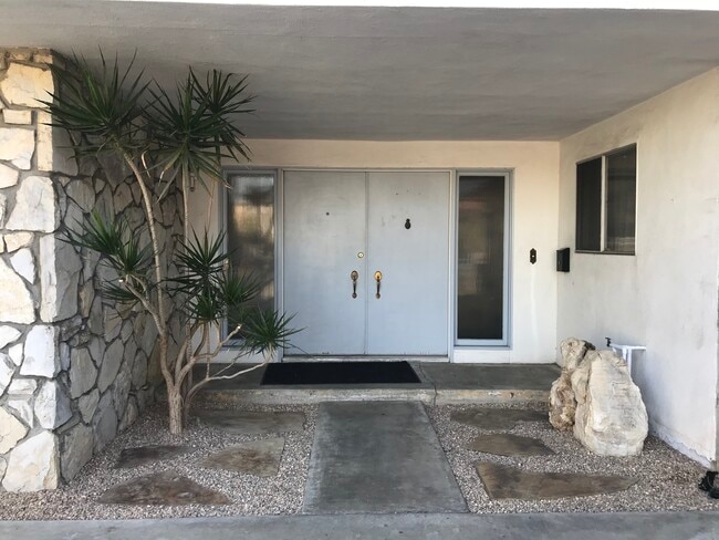 Building Photo - 1756 Rosalia Dr