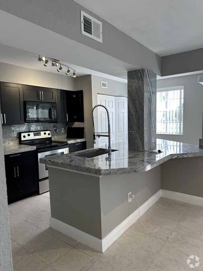 Building Photo - 2871 N Oakland Forest Dr
