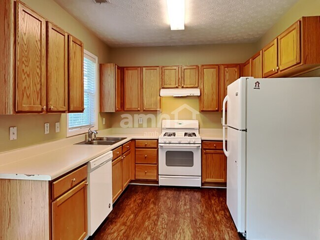 Building Photo - 7071 Hillcrest Chase Ln